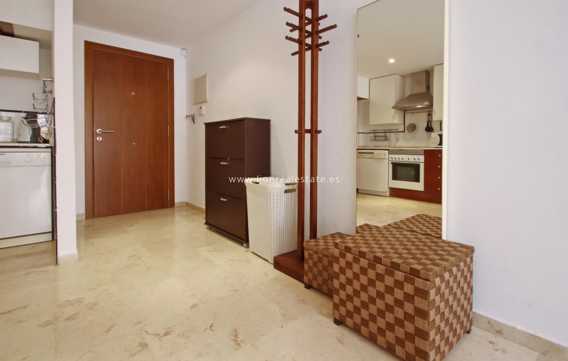 Resale - Apartment / flat - Punta Prima