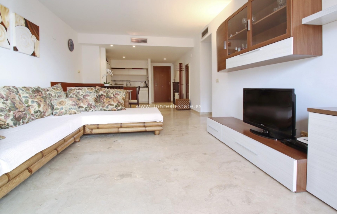 Resale - Apartment / flat - Punta Prima