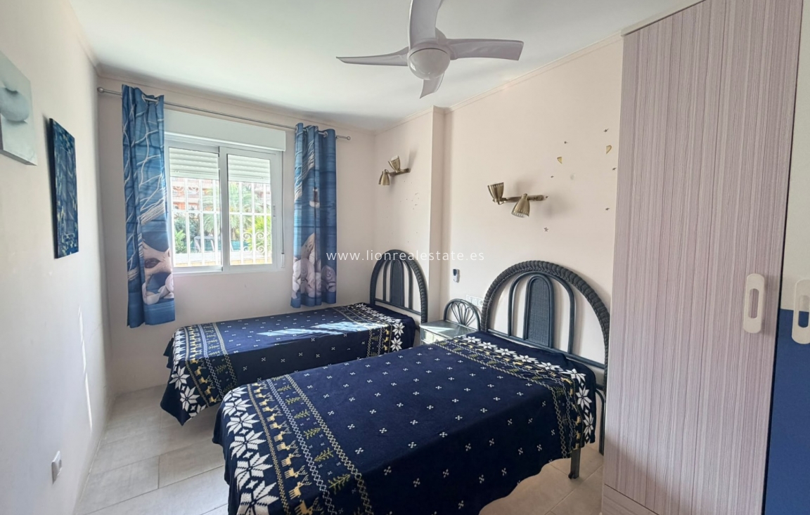 Resale - Apartment / flat - Punta Prima