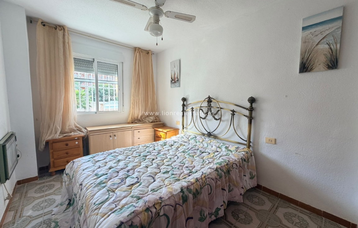 Resale - Apartment / flat - Punta Prima