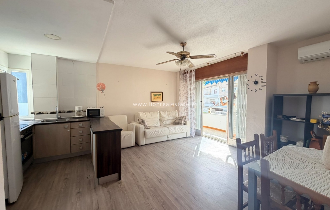 Resale - Apartment / flat - Punta Prima