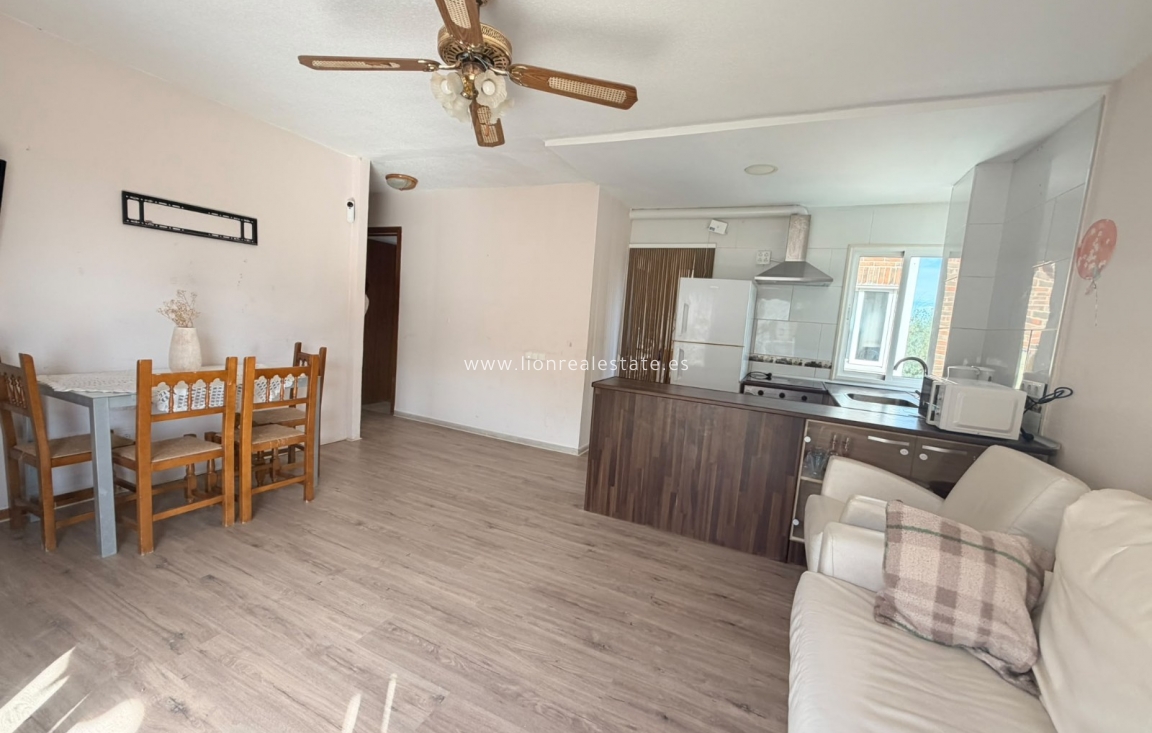 Resale - Apartment / flat - Punta Prima