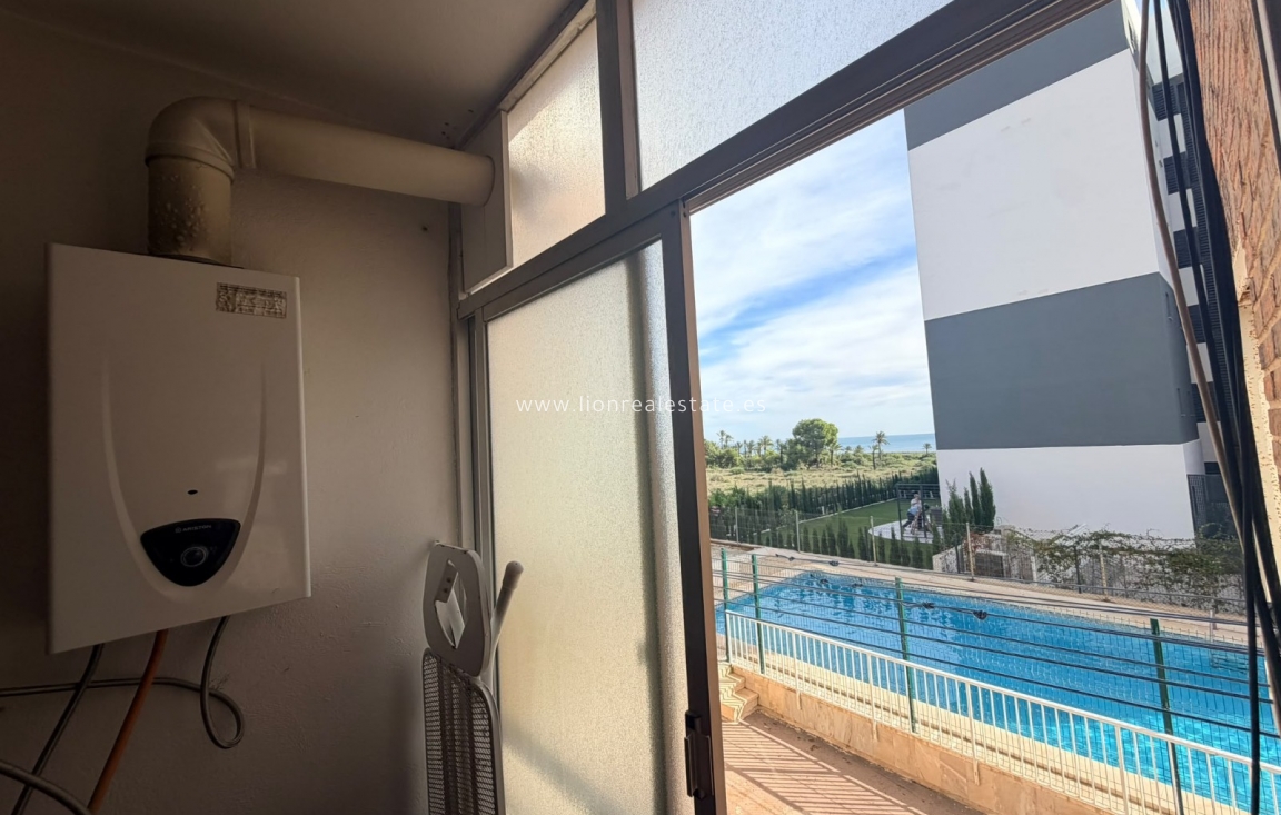 Resale - Apartment / flat - Punta Prima