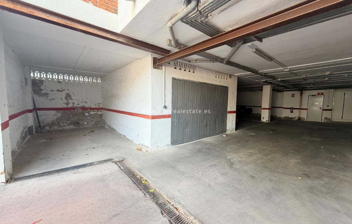 Resale - Apartment / flat - Punta Prima