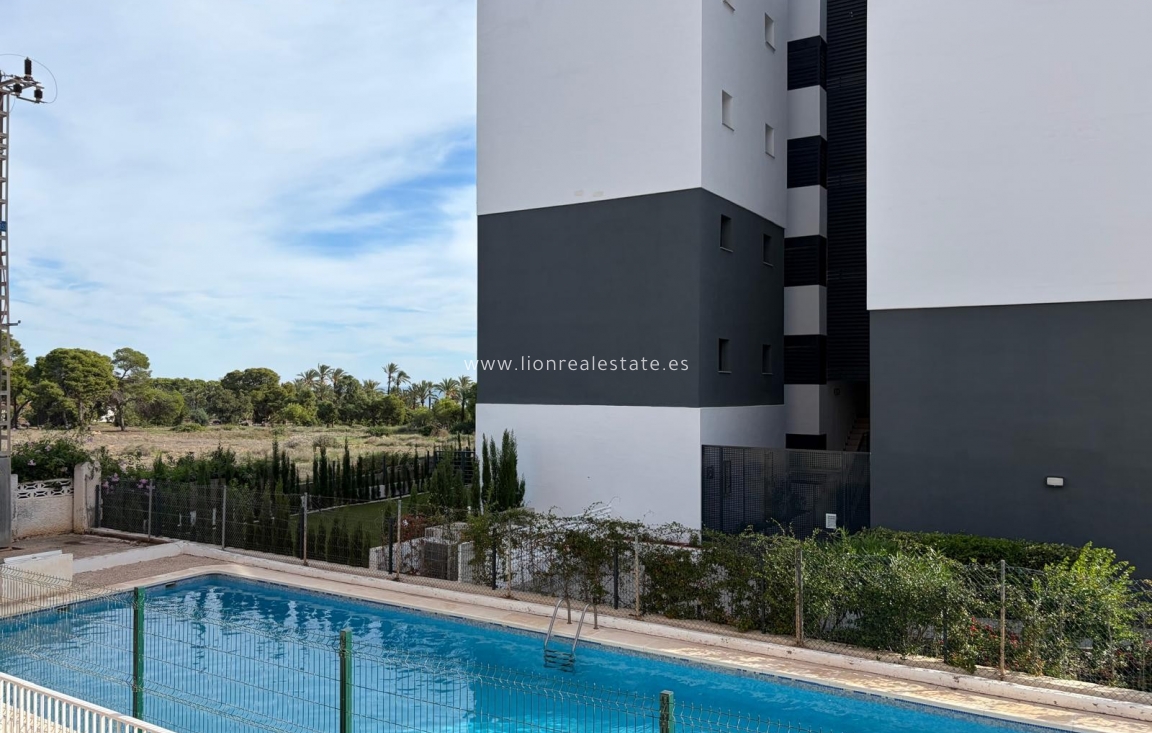 Resale - Apartment / flat - Punta Prima