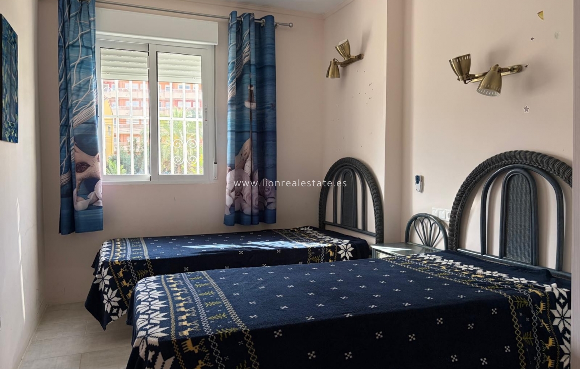 Resale - Apartment / flat - Punta Prima