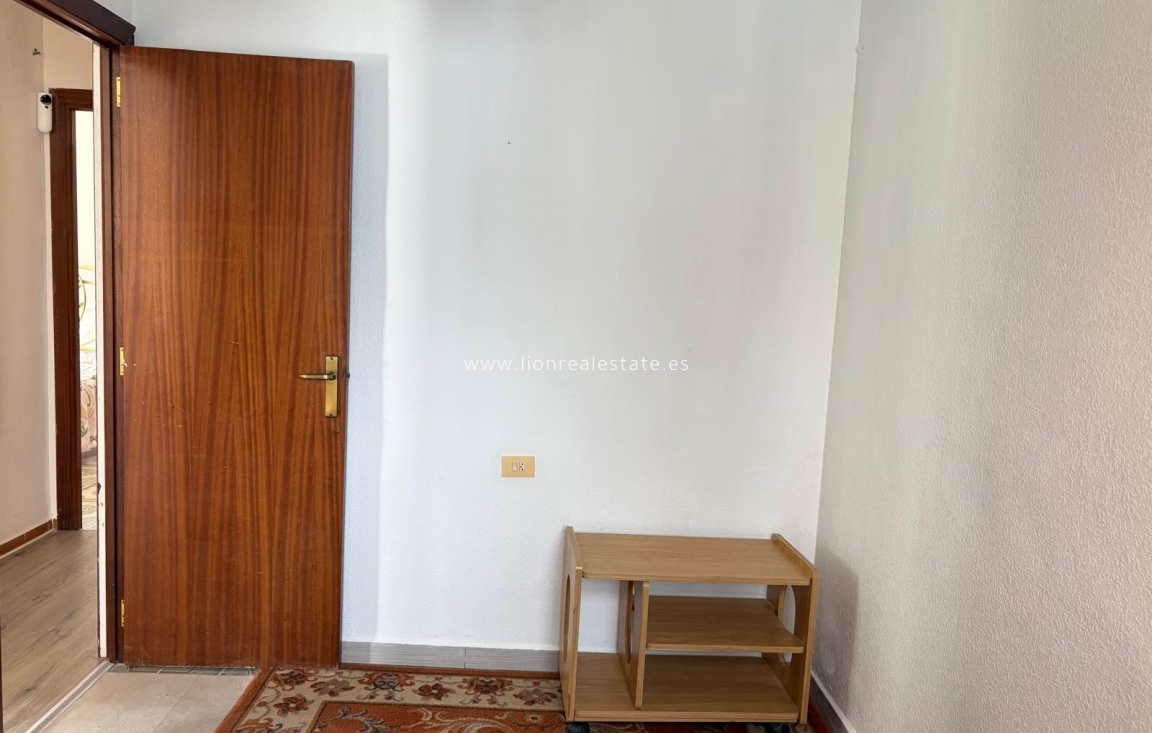 Resale - Apartment / flat - Punta Prima