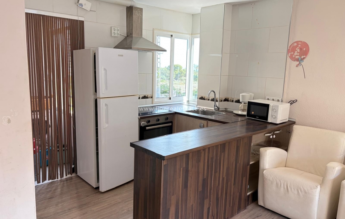 Resale - Apartment / flat - Punta Prima