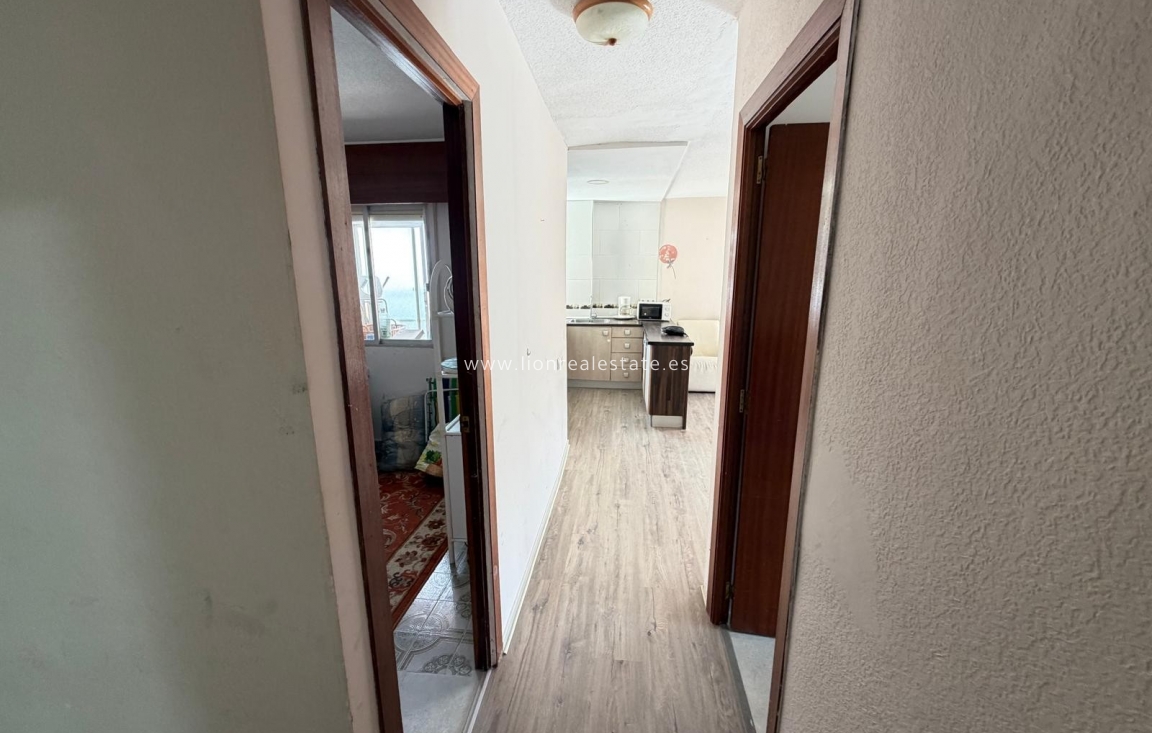 Resale - Apartment / flat - Punta Prima