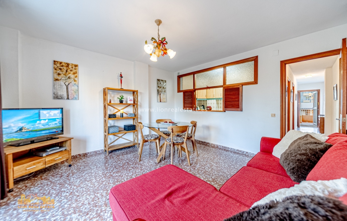 Resale - Apartment / flat - Punta Prima