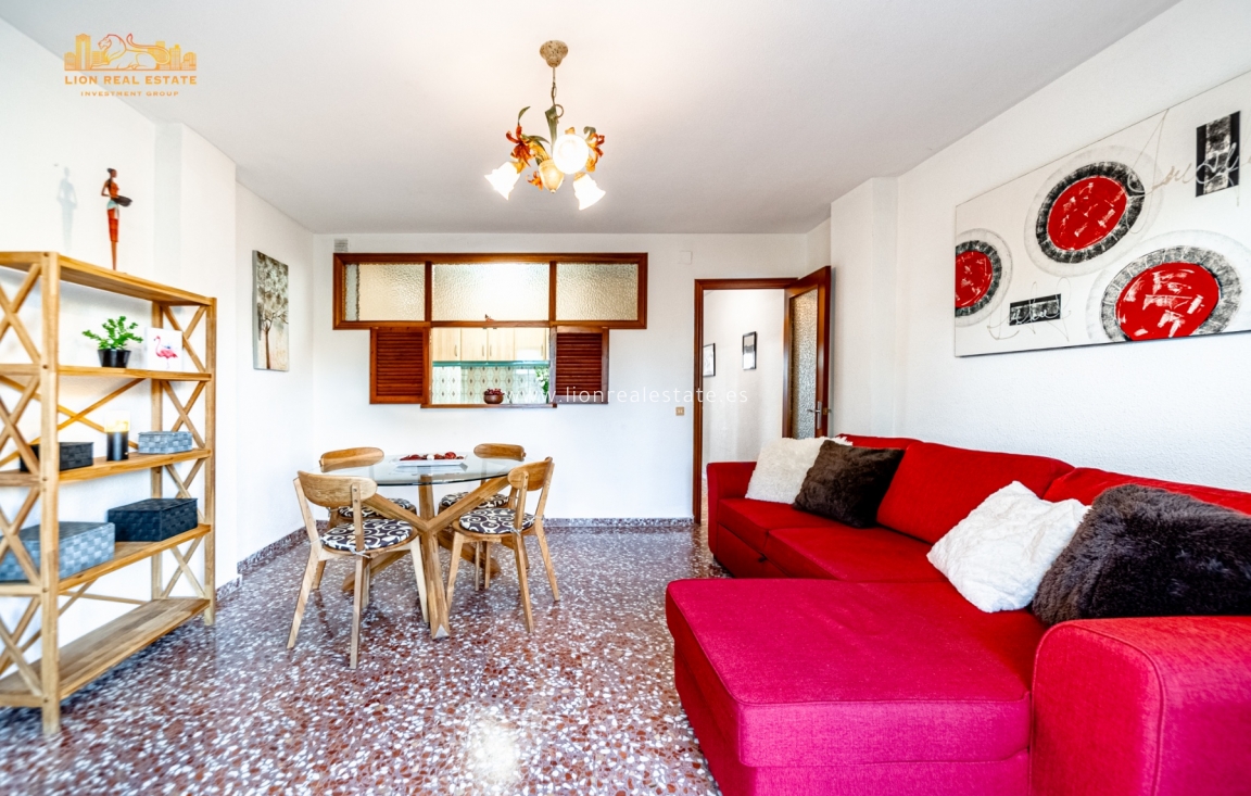 Resale - Apartment / flat - Punta Prima