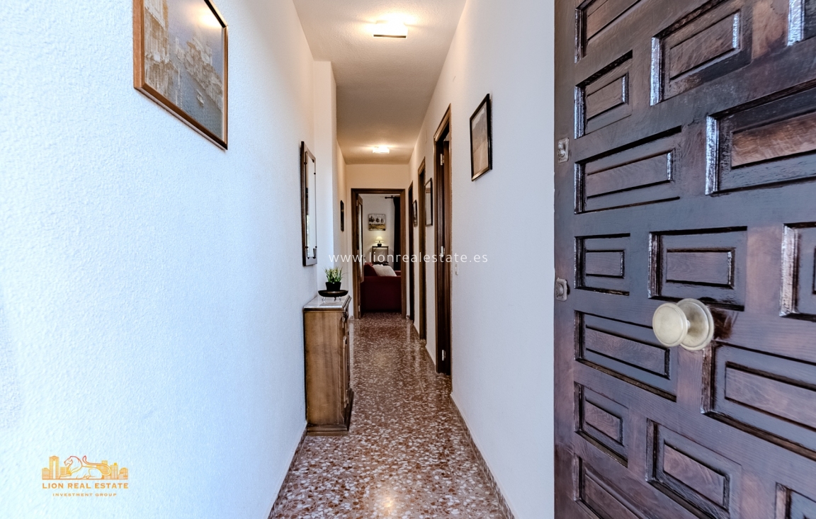 Resale - Apartment / flat - Punta Prima