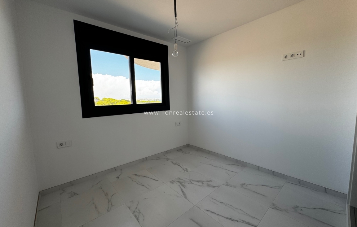 Resale - Apartment / flat - Punta Prima