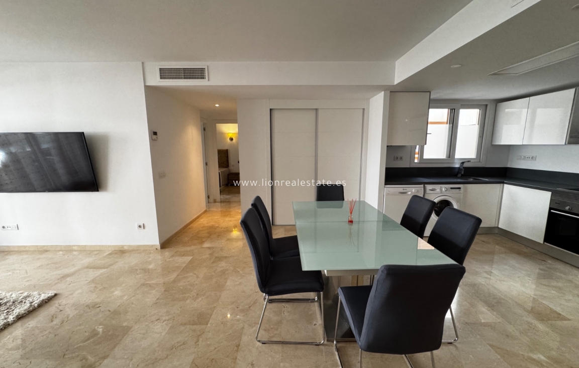 Resale - Apartment / flat - Punta Prima