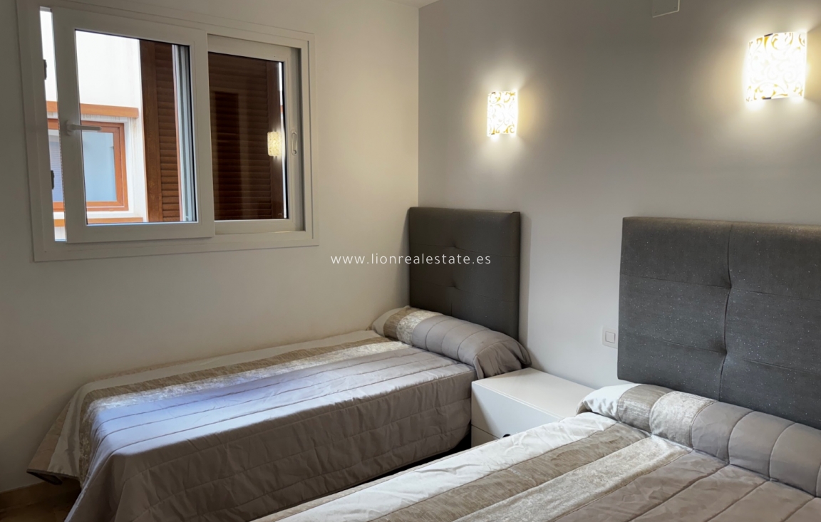 Resale - Apartment / flat - Punta Prima