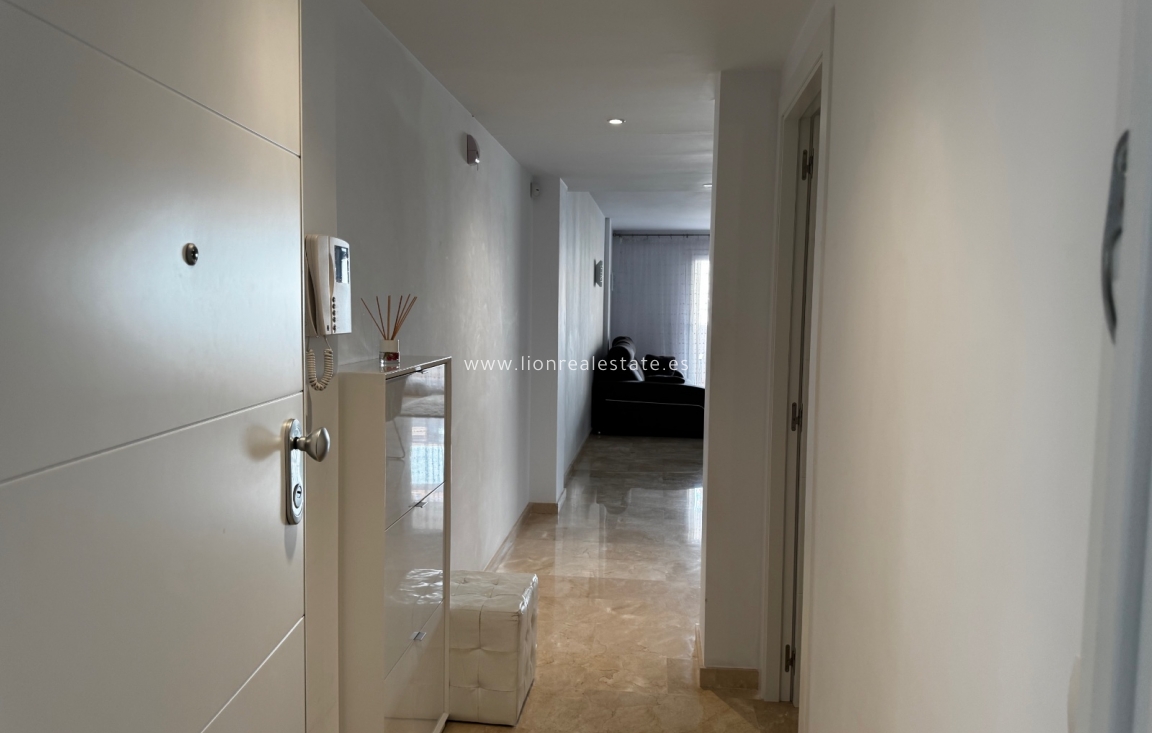 Resale - Apartment / flat - Punta Prima