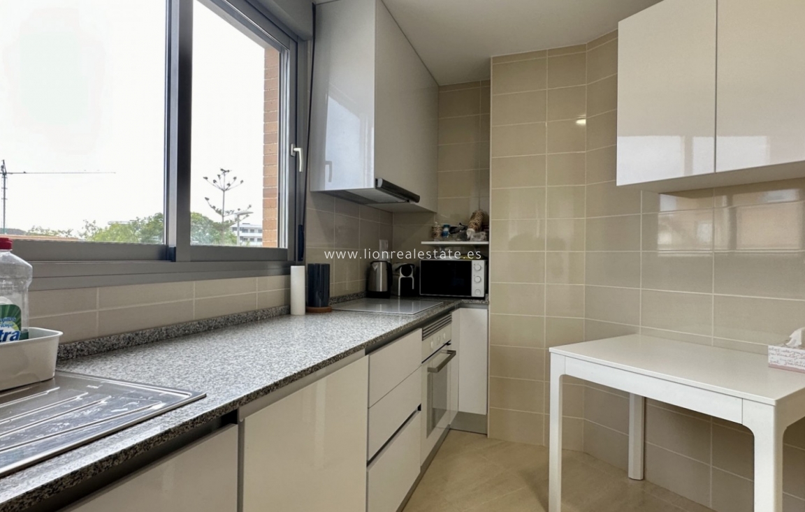 Resale - Apartment / flat - San Miguel de Salinas