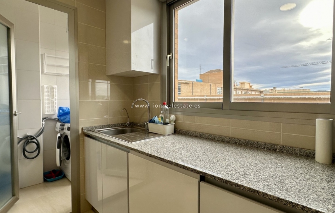 Resale - Apartment / flat - San Miguel de Salinas