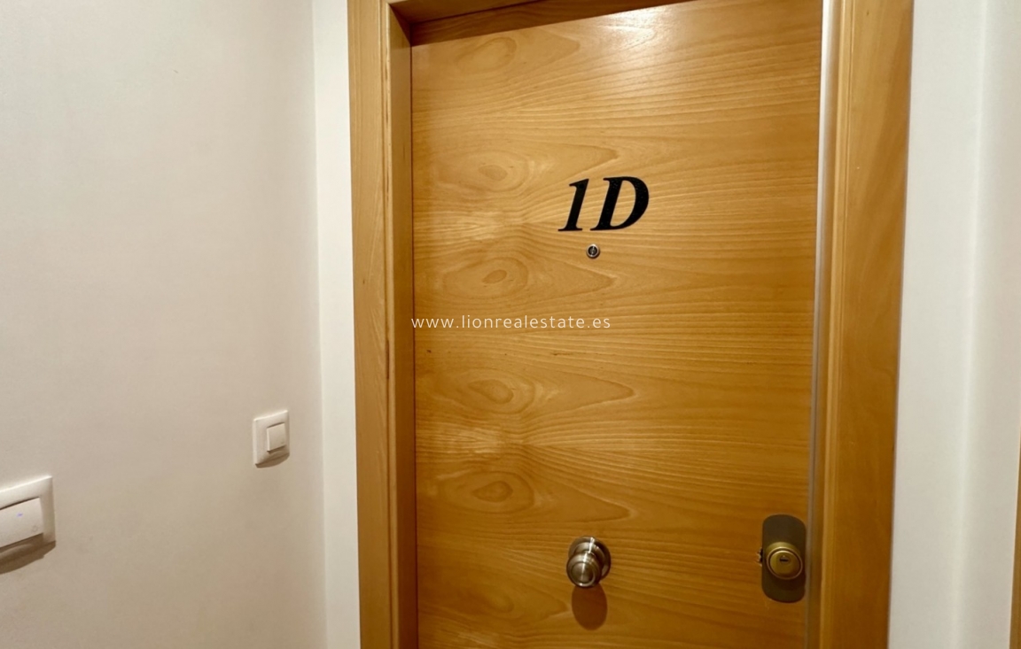 Resale - Apartment / flat - San Miguel de Salinas