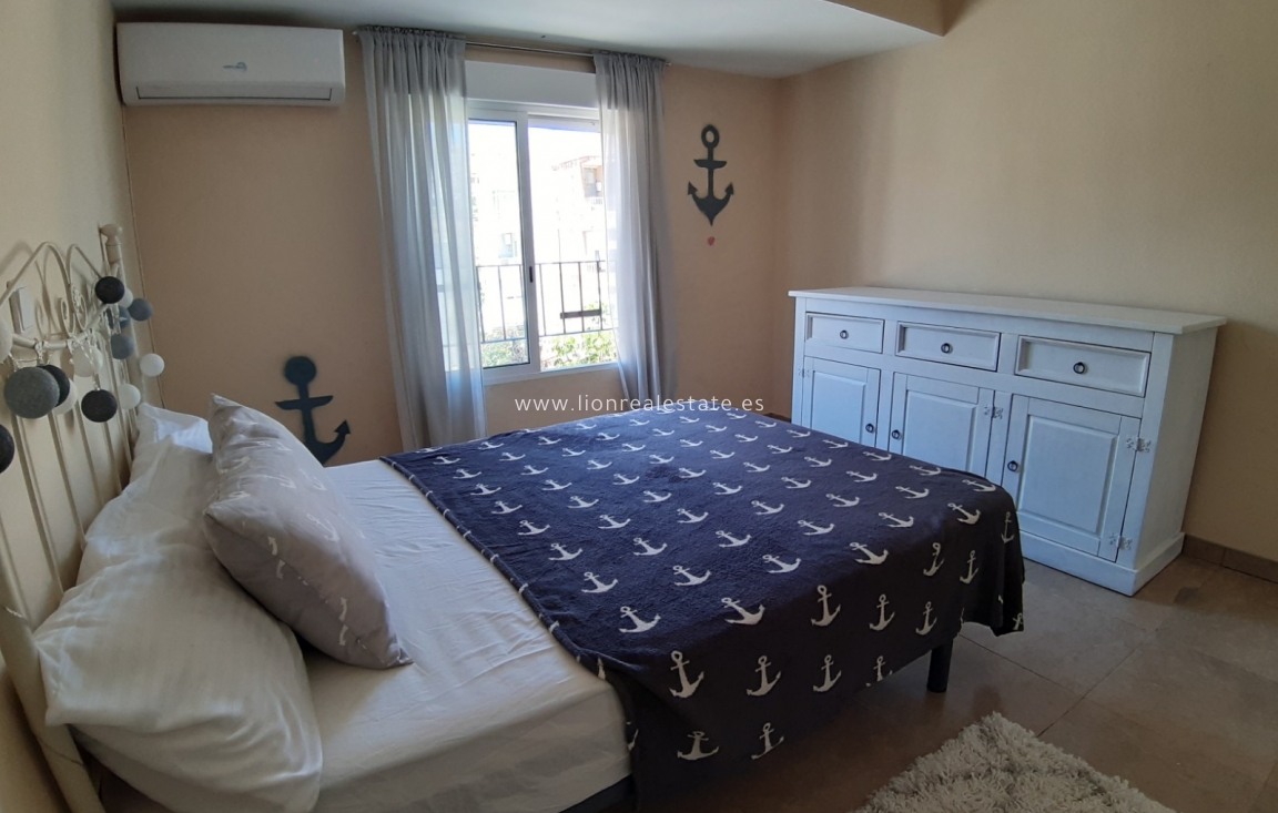 Resale - Apartment / flat - Santa Pola - Santiago Bernabeu