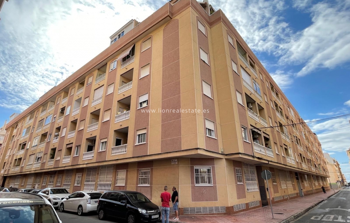 Resale - Apartment / flat - Torrevieja - Centro