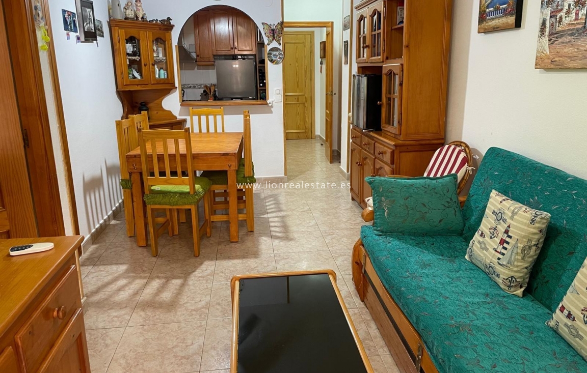 Resale - Apartment / flat - Torrevieja - Centro