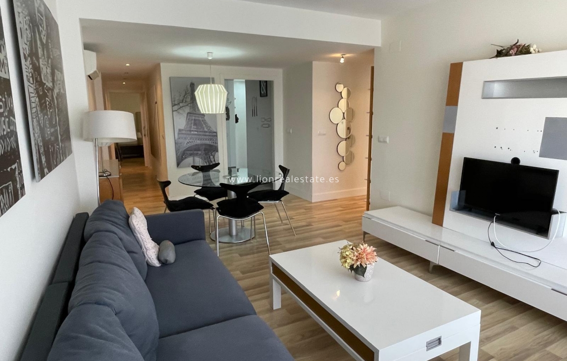 Resale - Apartment / flat - Torrevieja - Centro