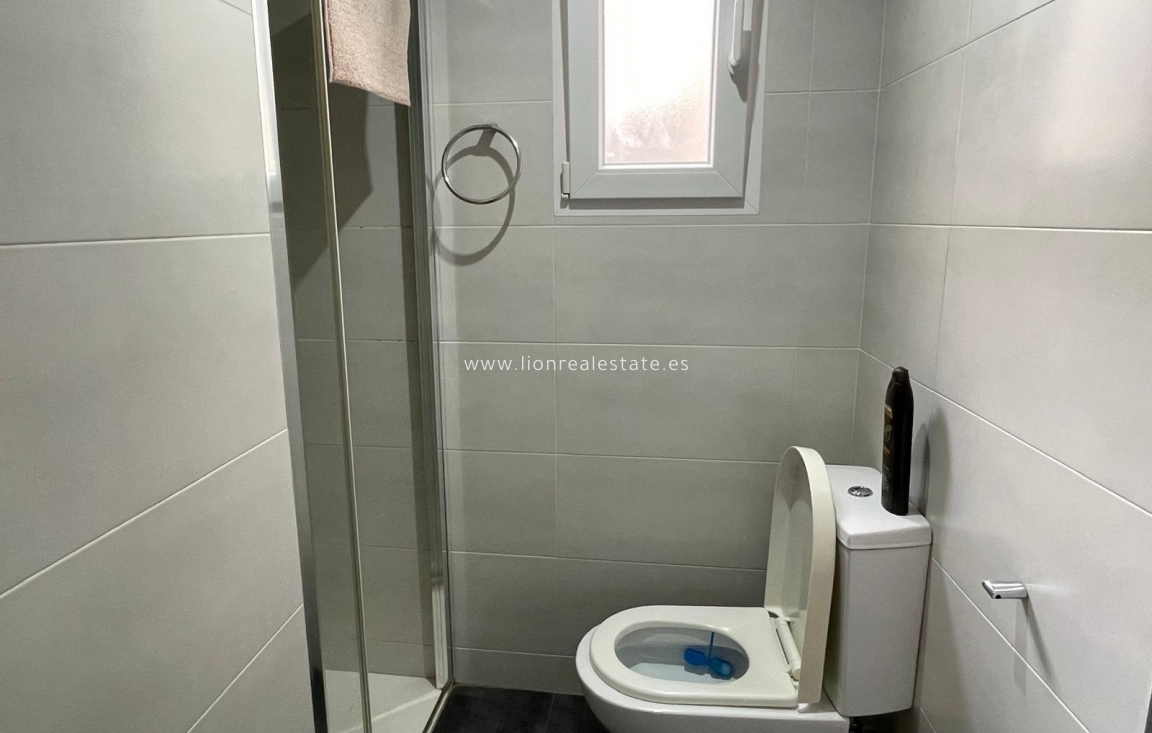 Resale - Apartment / flat - Torrevieja - Centro