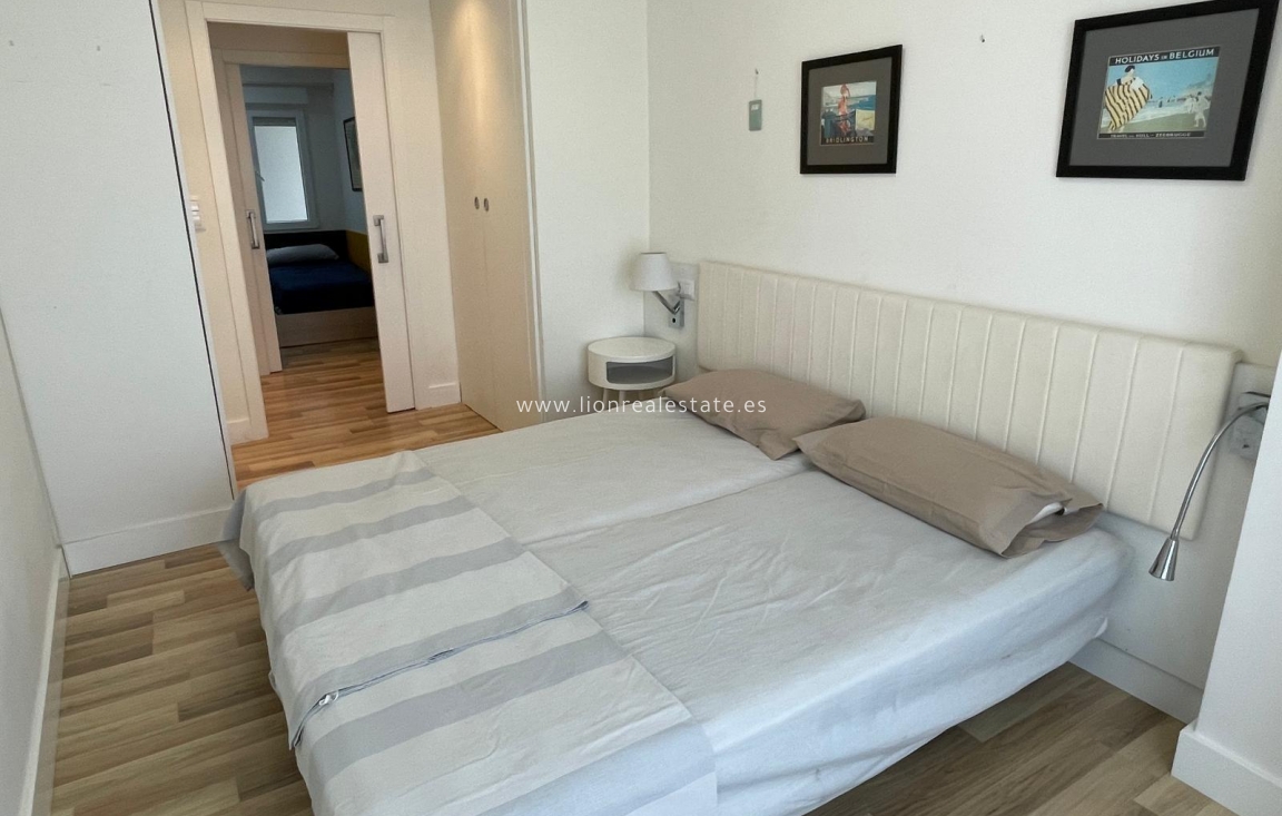 Resale - Apartment / flat - Torrevieja - Centro