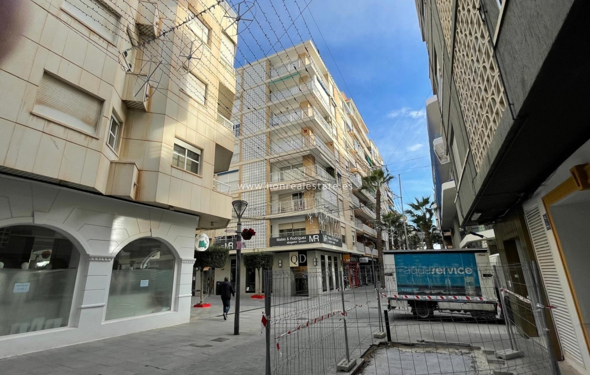 Resale - Apartment / flat - Torrevieja - Centro
