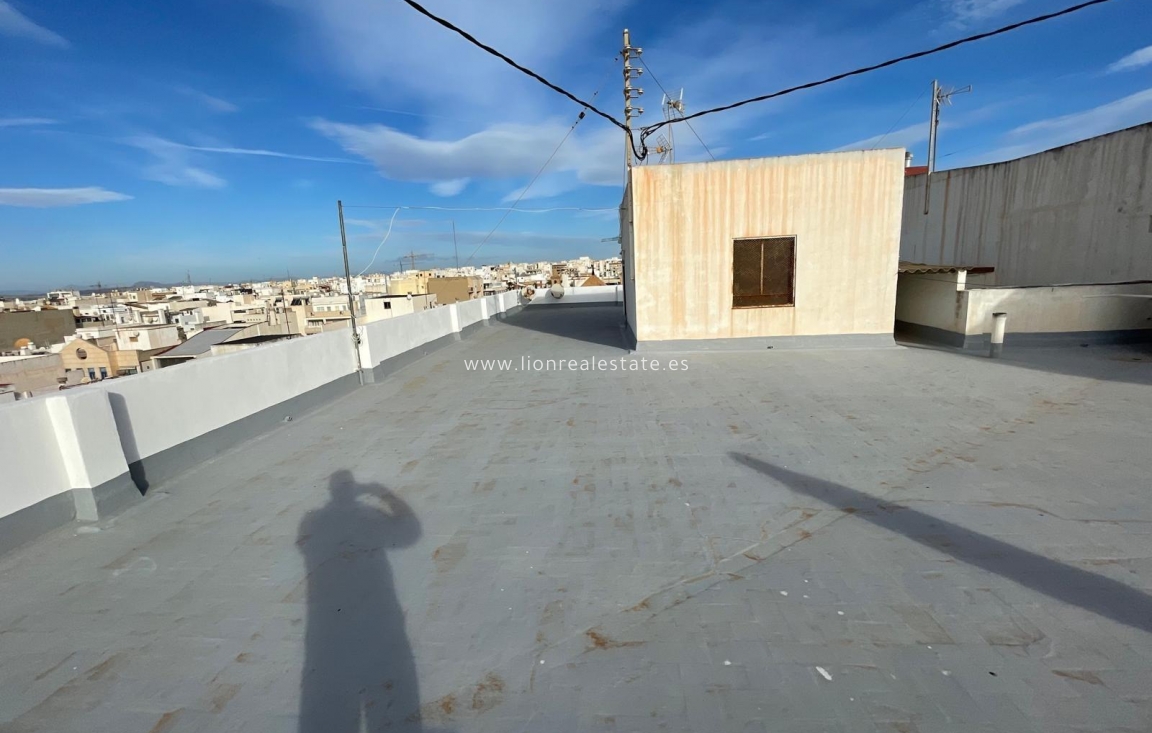 Resale - Apartment / flat - Torrevieja - Centro