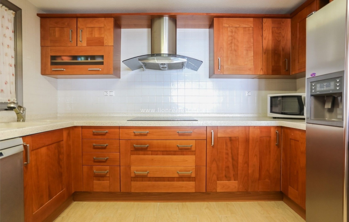 Resale - Apartment / flat - Torrevieja - Centro