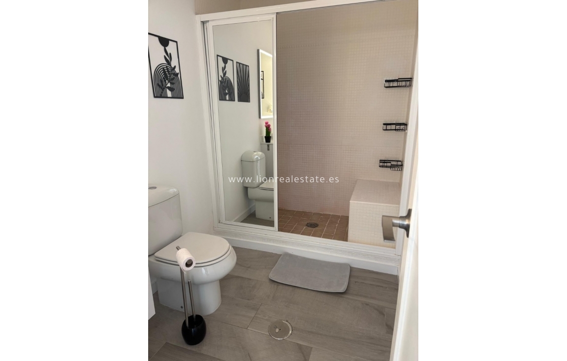Resale - Apartment / flat - Torrevieja - Centro