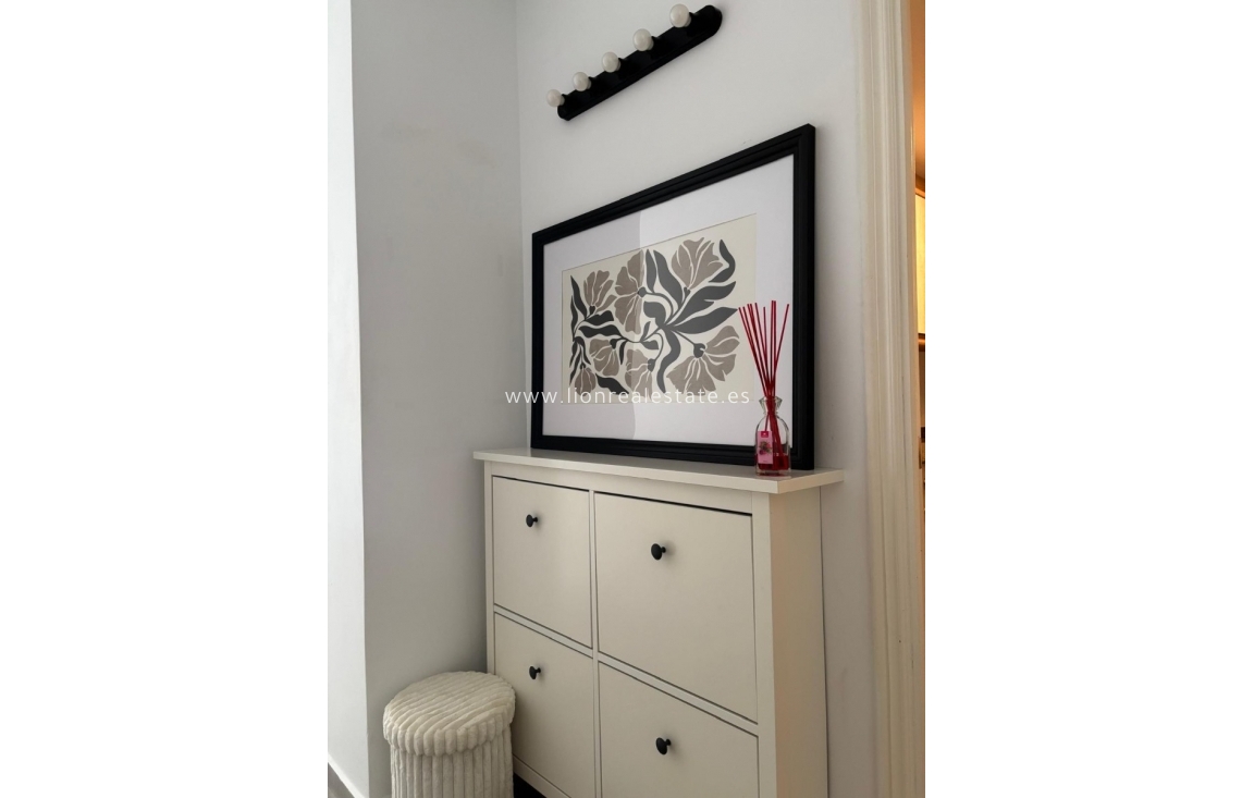 Resale - Apartment / flat - Torrevieja - Centro