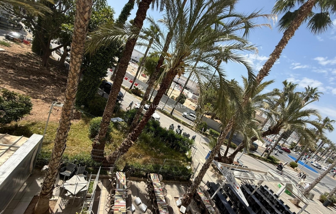 Resale - Apartment / flat - Torrevieja - Centro