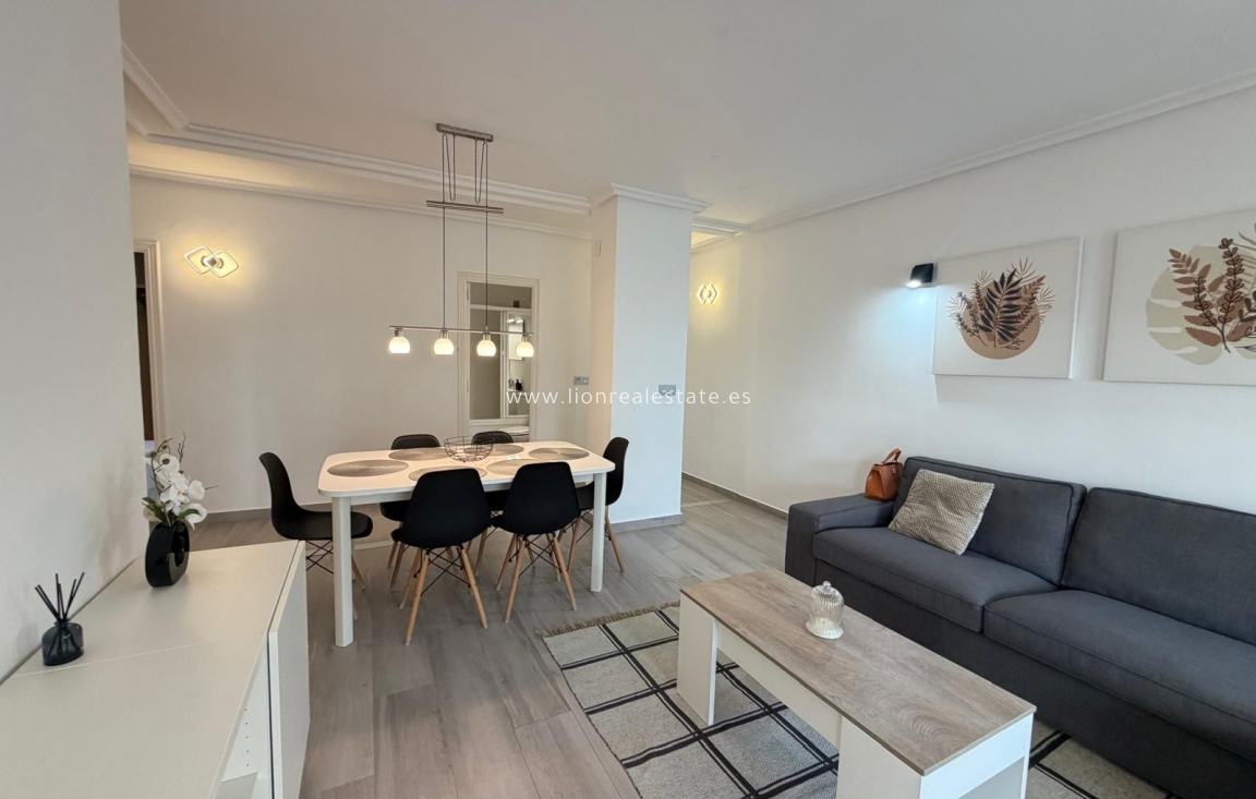 Resale - Apartment / flat - Torrevieja - Centro