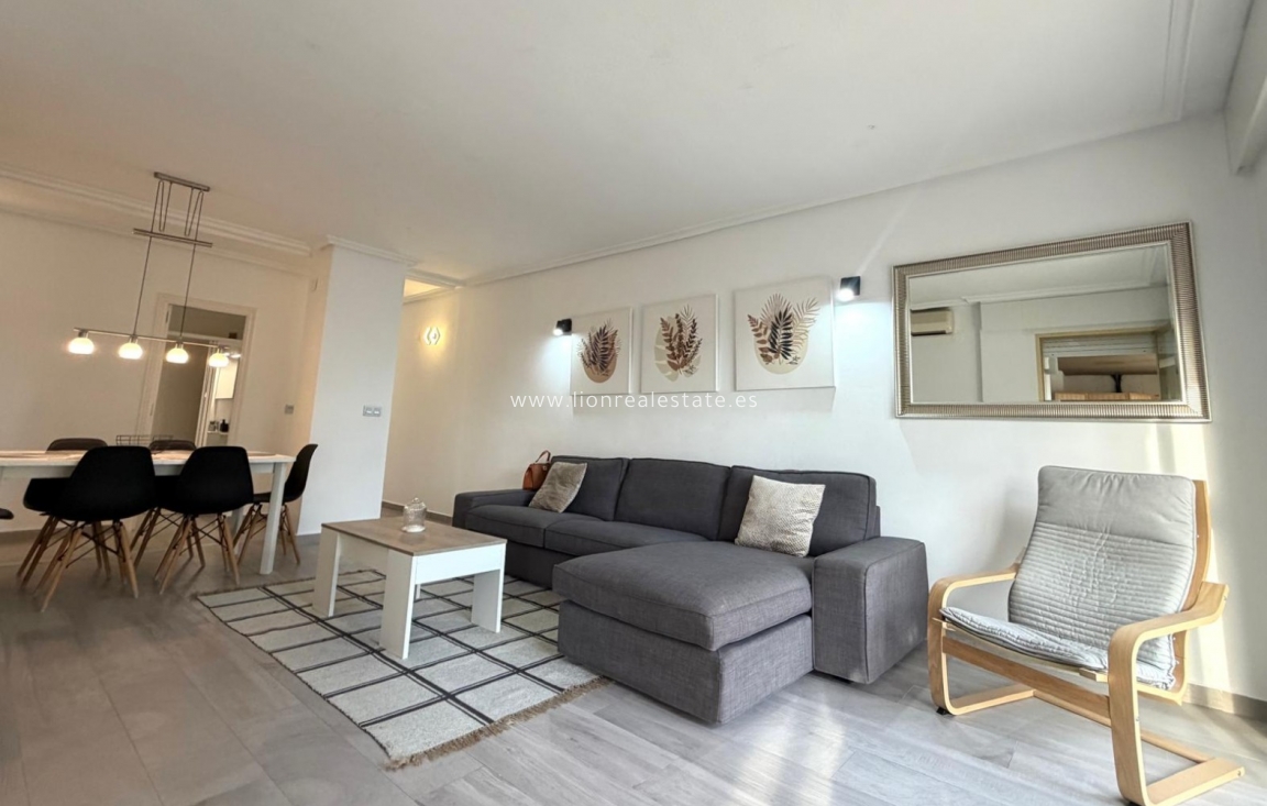 Resale - Apartment / flat - Torrevieja - Centro