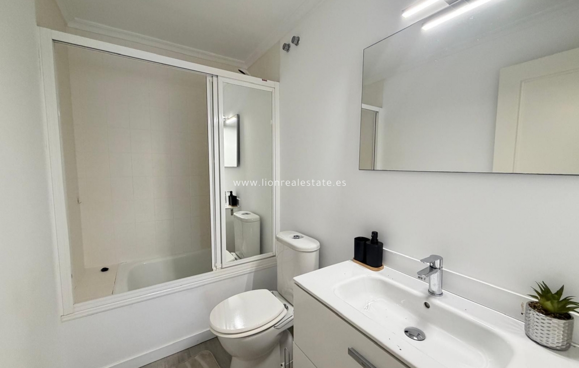 Resale - Apartment / flat - Torrevieja - Centro