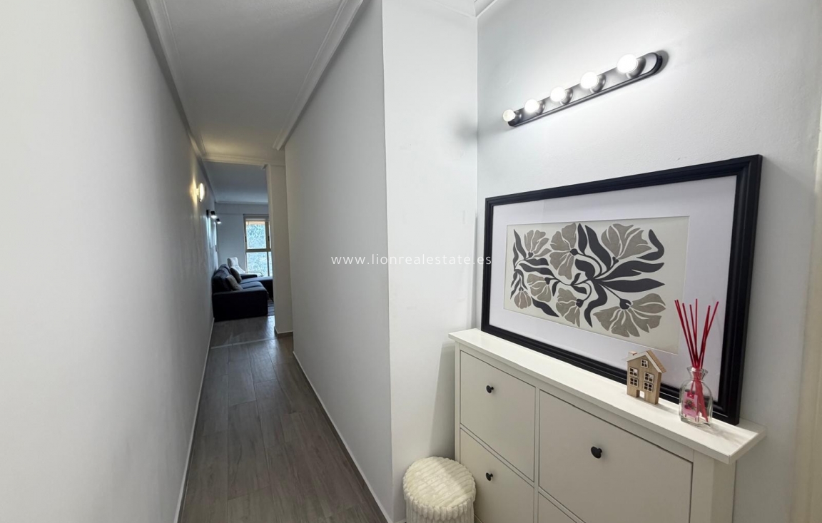 Resale - Apartment / flat - Torrevieja - Centro