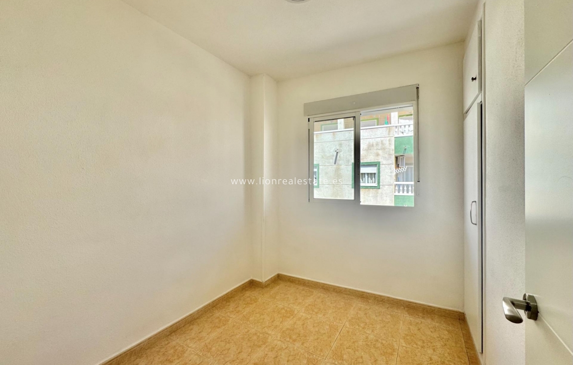 Resale - Apartment / flat - Torrevieja - Centro