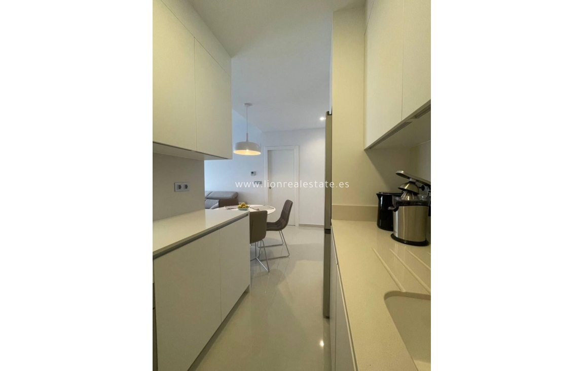 Resale - Apartment / flat - Torrevieja - Centro