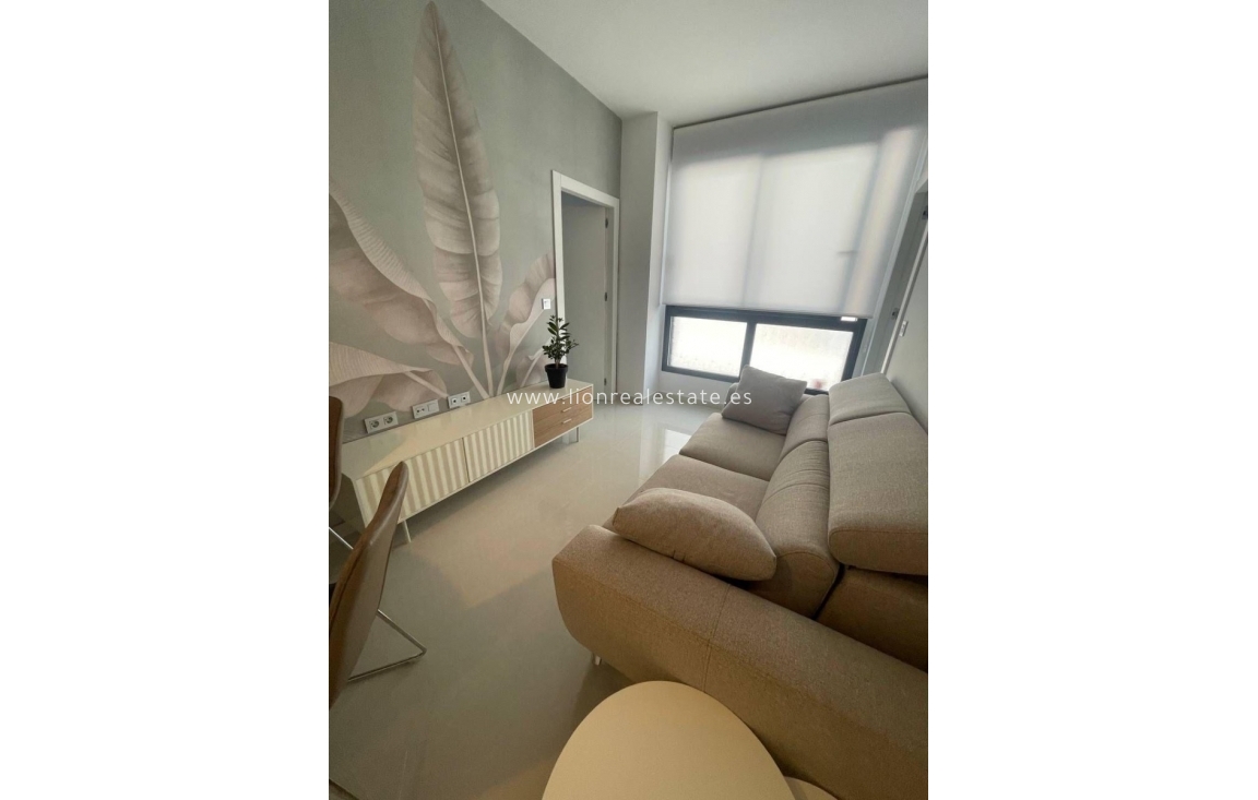 Resale - Apartment / flat - Torrevieja - Centro