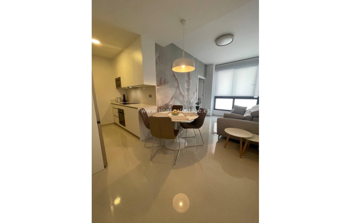 Resale - Apartment / flat - Torrevieja - Centro