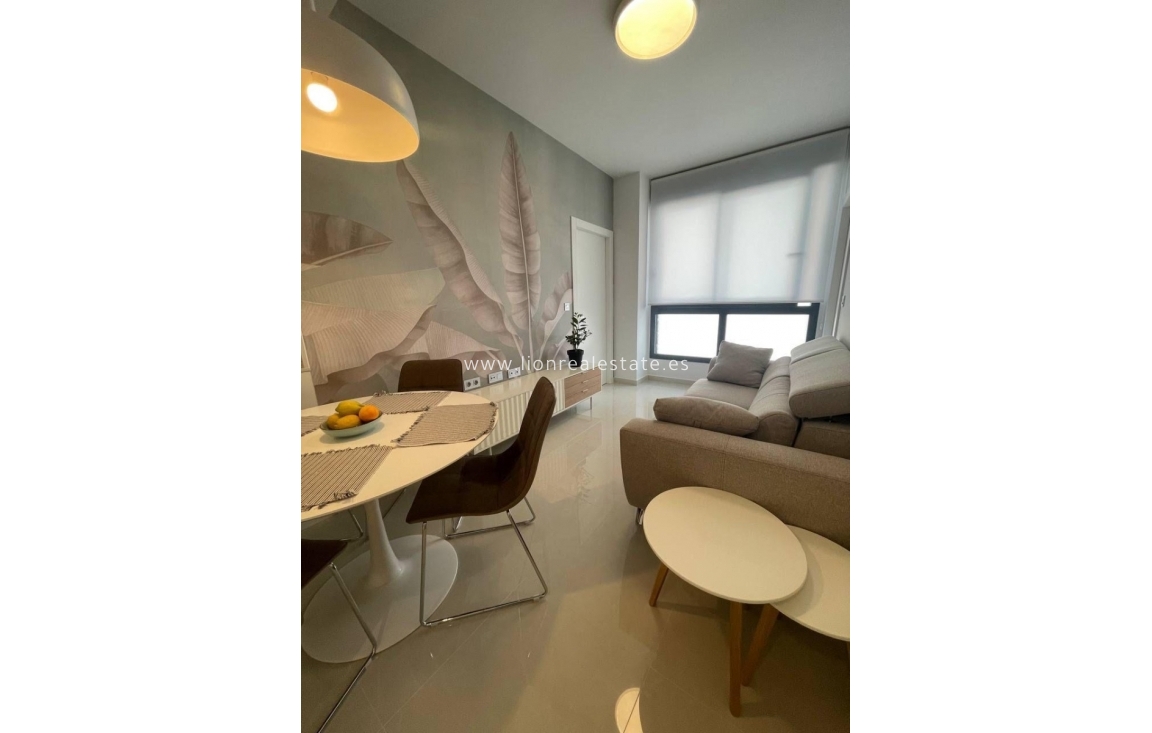 Resale - Apartment / flat - Torrevieja - Centro