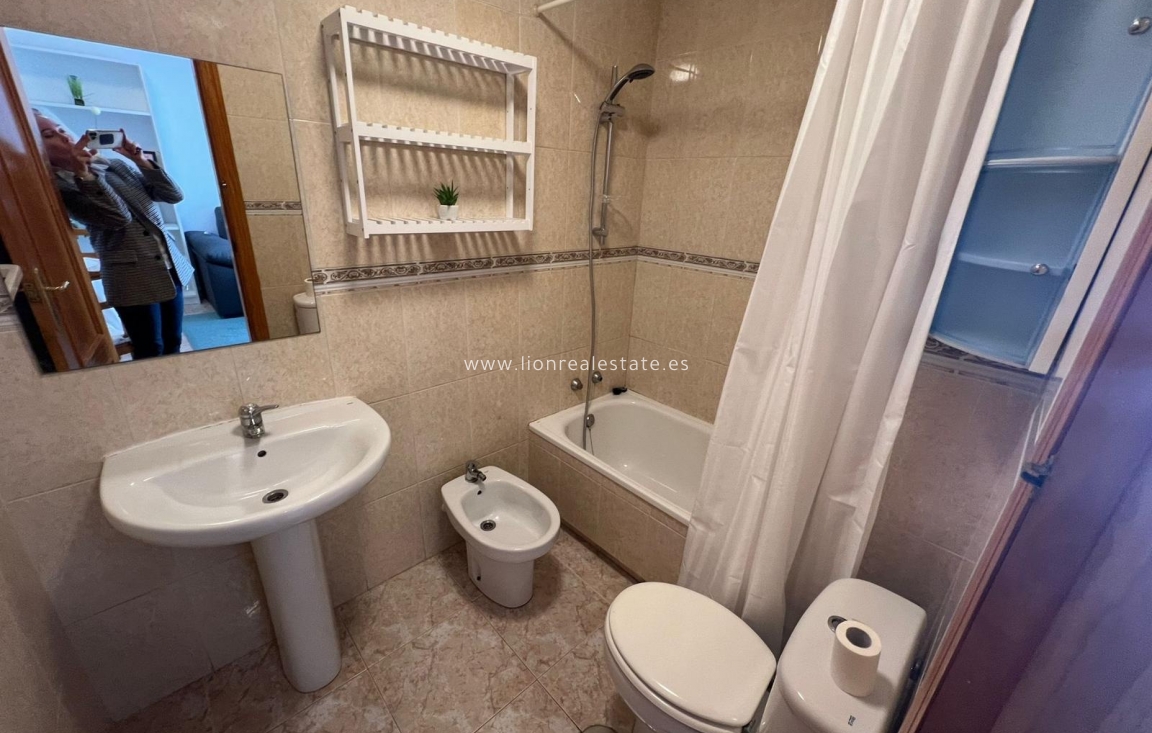 Resale - Apartment / flat - Torrevieja - Centro