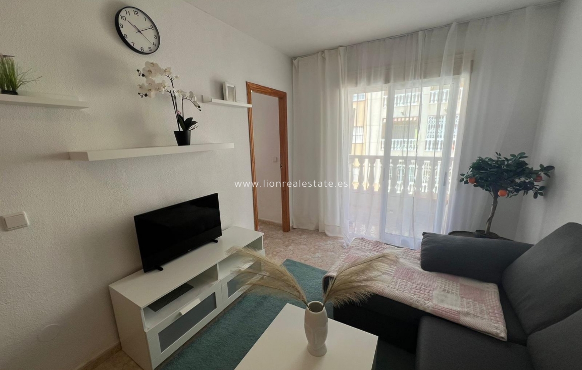 Resale - Apartment / flat - Torrevieja - Centro