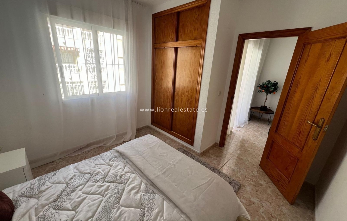 Resale - Apartment / flat - Torrevieja - Centro