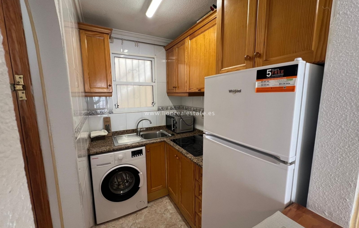 Resale - Apartment / flat - Torrevieja - Centro