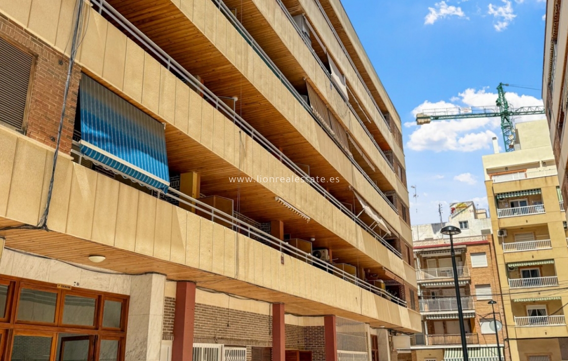 Resale - Apartment / flat - Torrevieja - El Acequión - Los Náufragos