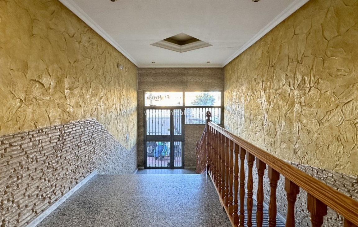 Resale - Apartment / flat - Torrevieja - El Molino